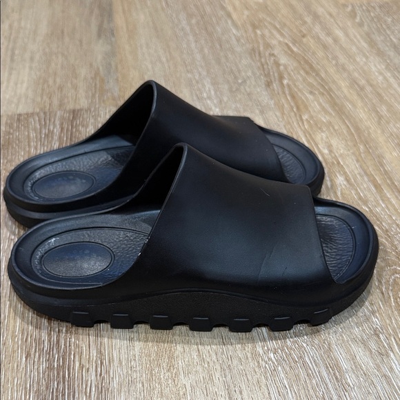 FP Movement by Free People Shoes - Free Poepple Movement Women’s Black Robber Slip On Sandals Size 35/36